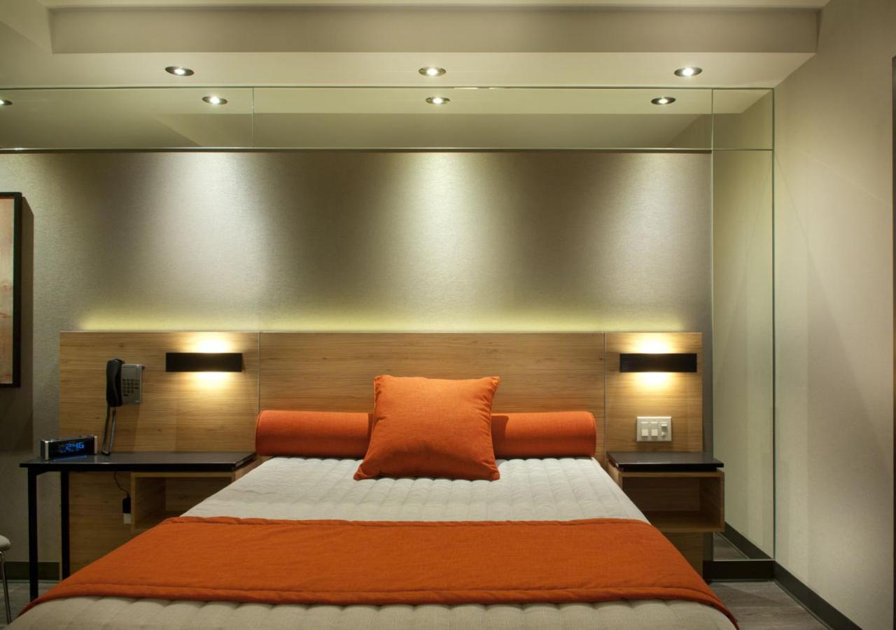Ramada By Wyndham Laval Hotel Exterior photo