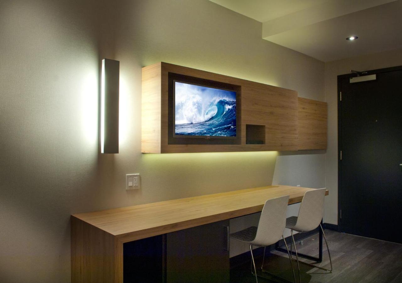Ramada By Wyndham Laval Hotel Exterior photo