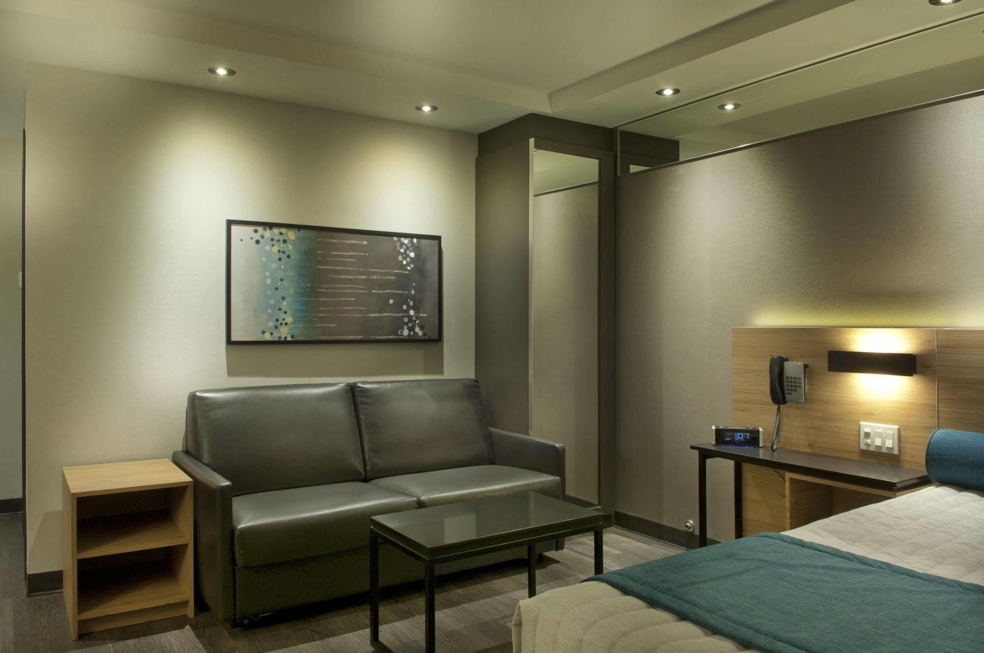 Ramada By Wyndham Laval Hotel Exterior photo