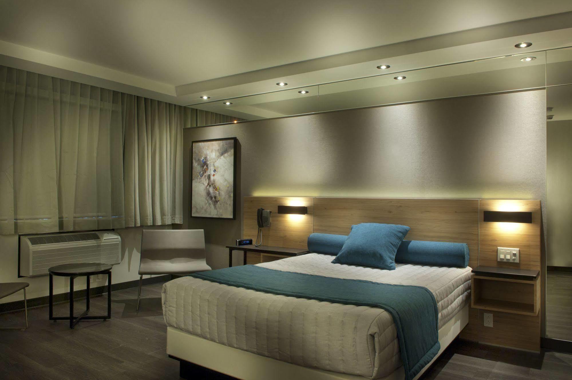 Ramada By Wyndham Laval Hotel Exterior photo