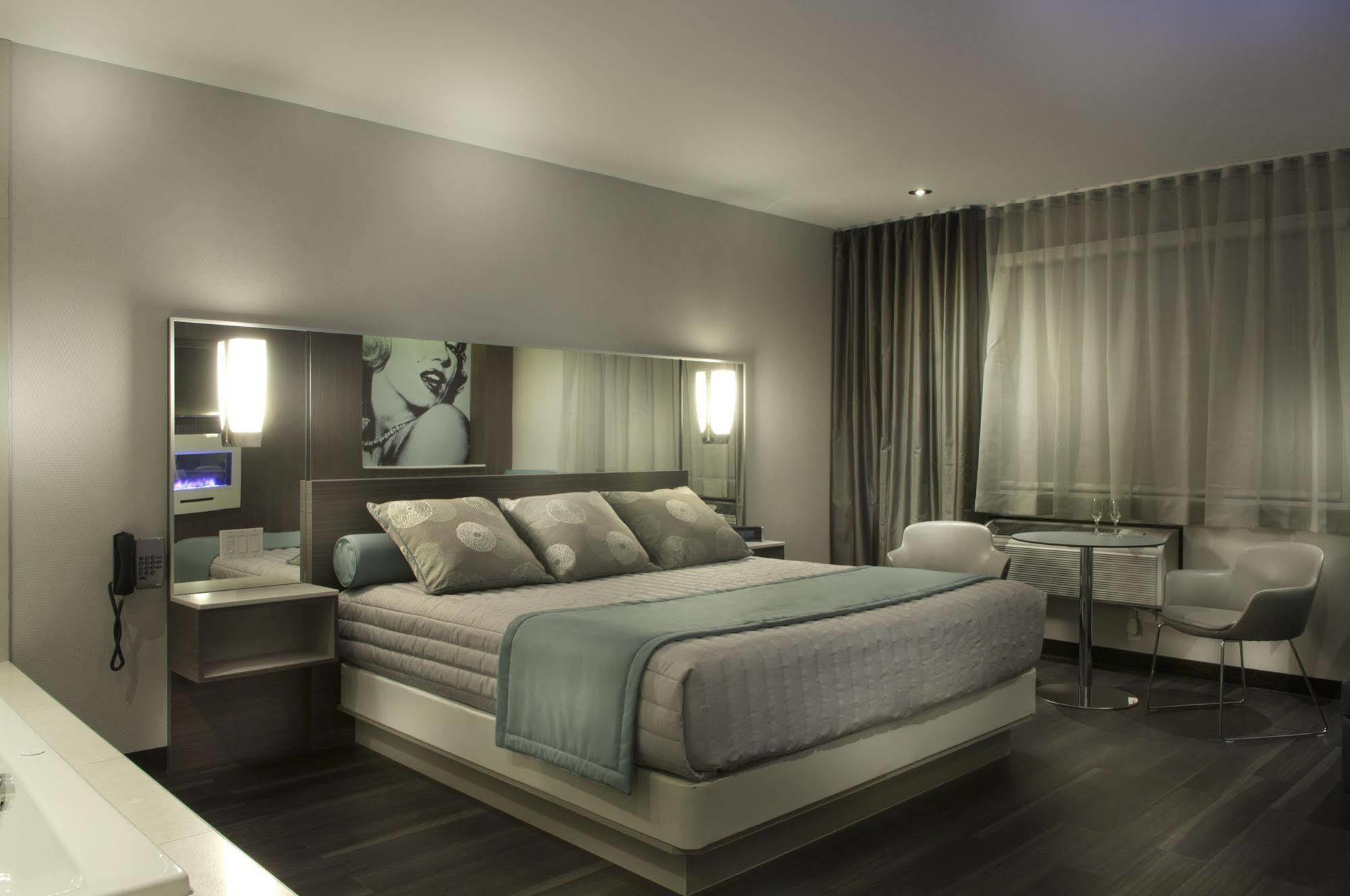 Ramada By Wyndham Laval Hotel Exterior photo